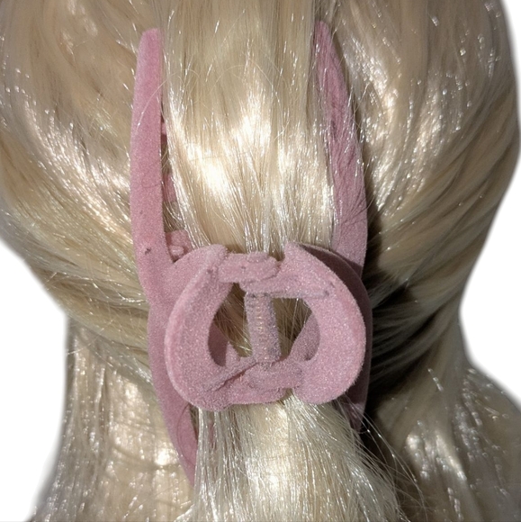 🍁 3/$15 Flocked Loop Hair Clip - Picture 2 of 5